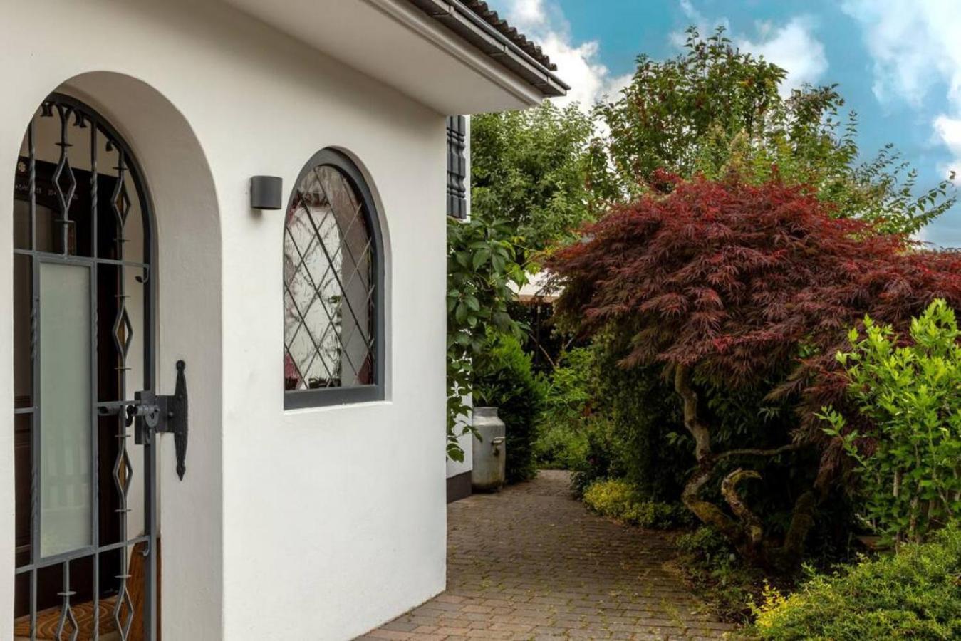 Adenauer Zwoelf - Das 5 Sterne Ferienhaus Mit Sauna Und Garten Am Eifelsteig Kerpen  Экстерьер фото